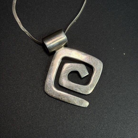 Silpada Retired Sterling Silver Geometric Spiral Pendant Necklace .925 - Picture 4 of 7